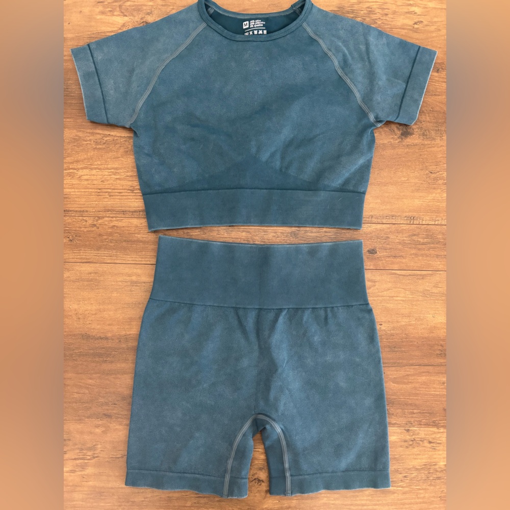 OQQ Workout Two-Piece Set